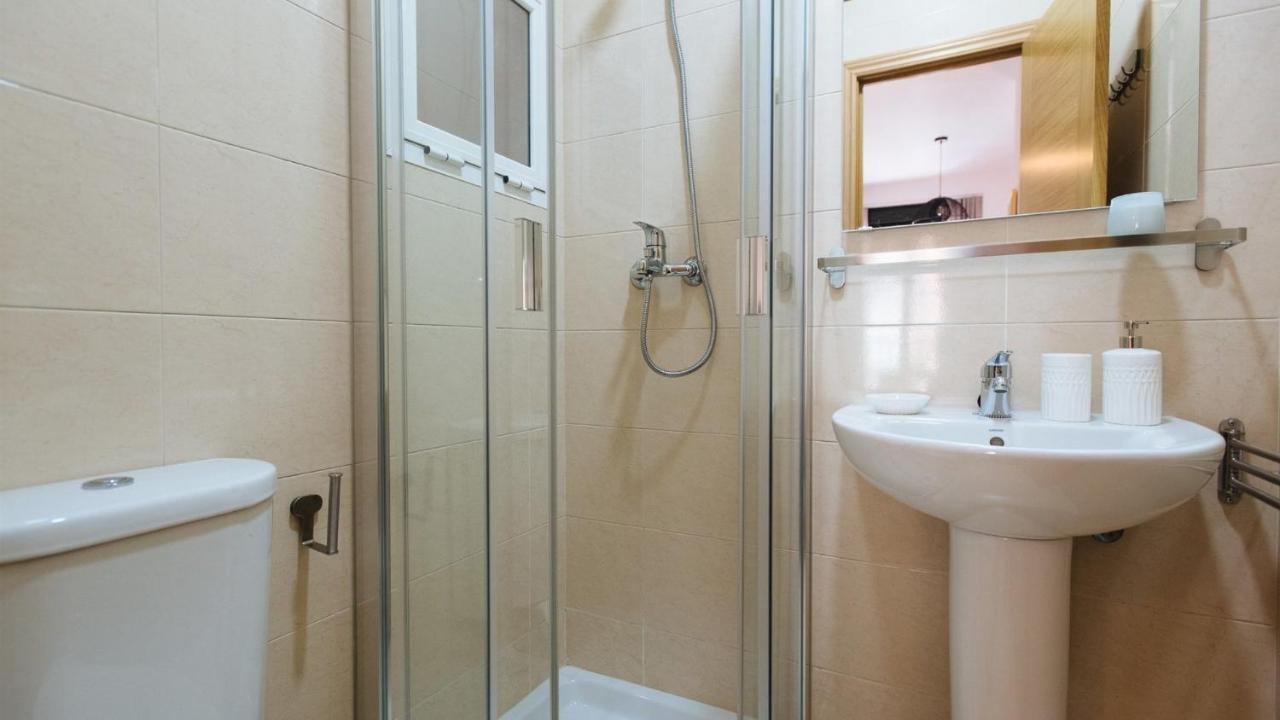 Chiqui And Vicente Suite Apartments Sevilha Exterior foto