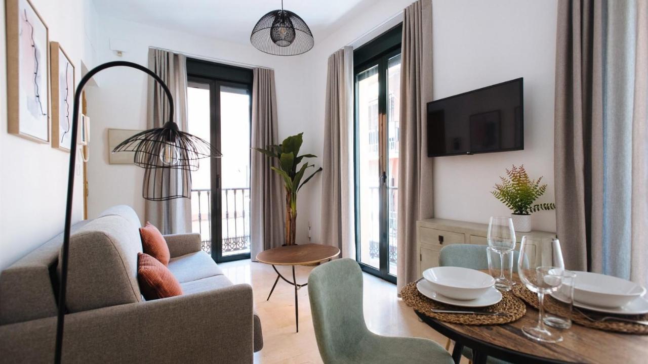 Chiqui And Vicente Suite Apartments Sevilha Exterior foto