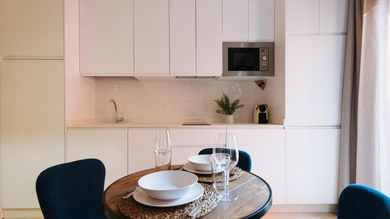 Chiqui And Vicente Suite Apartments Sevilha Exterior foto